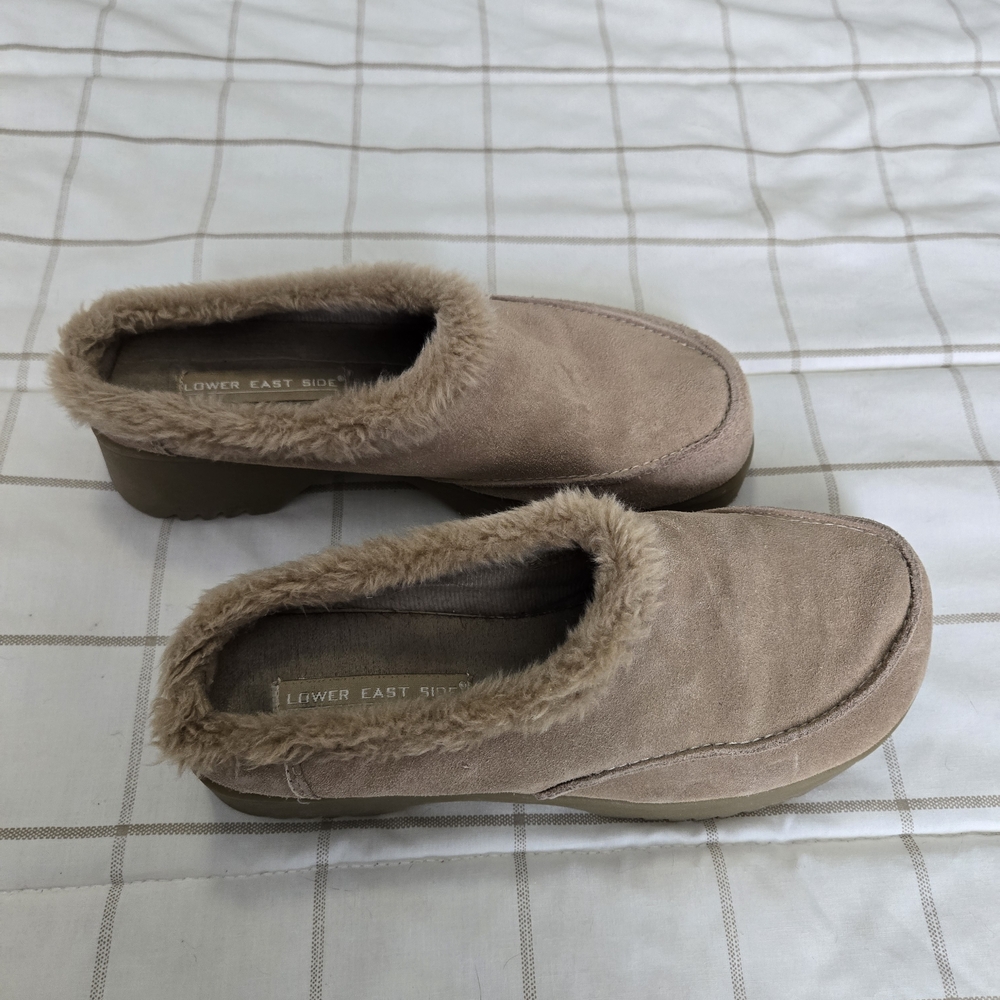 LOWER EAST SIDE Women's Tan Plush Mules